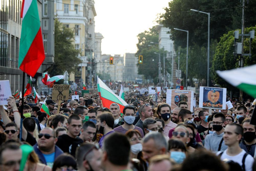 Βουλγαρία - Ο Μπορίσοφ απέπεμψε 3 βασικούς υπουργούς εν μέσω διαδηλώσεων κατά της διαφθοράς