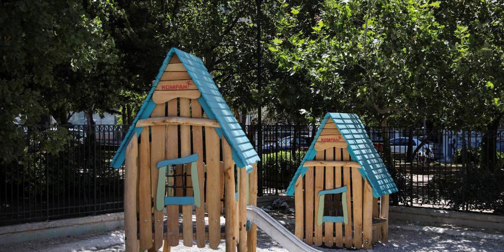 Δήμος Αθηναίων: Παραδίδονται 19 ανακατασκευασμένες παιδικές χαρές