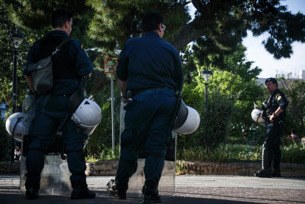 Πάτρα: Επιτέθηκαν στους αστυνομικούς γιατί τους χάλασαν το γλέντι