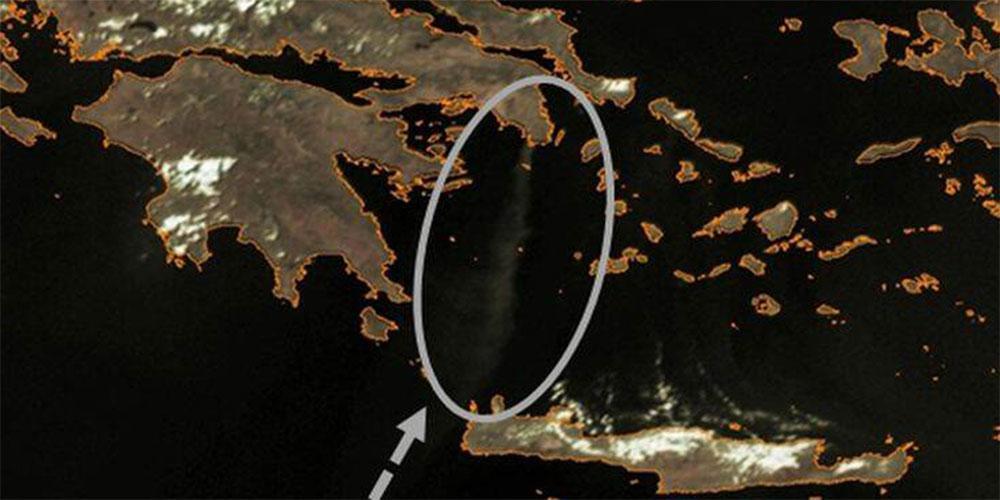 Μέχρι και την Κρήτη φτάνει ο καπνός από τη φωτιά στην Κερατέα – Εικόνα δορυφόρου