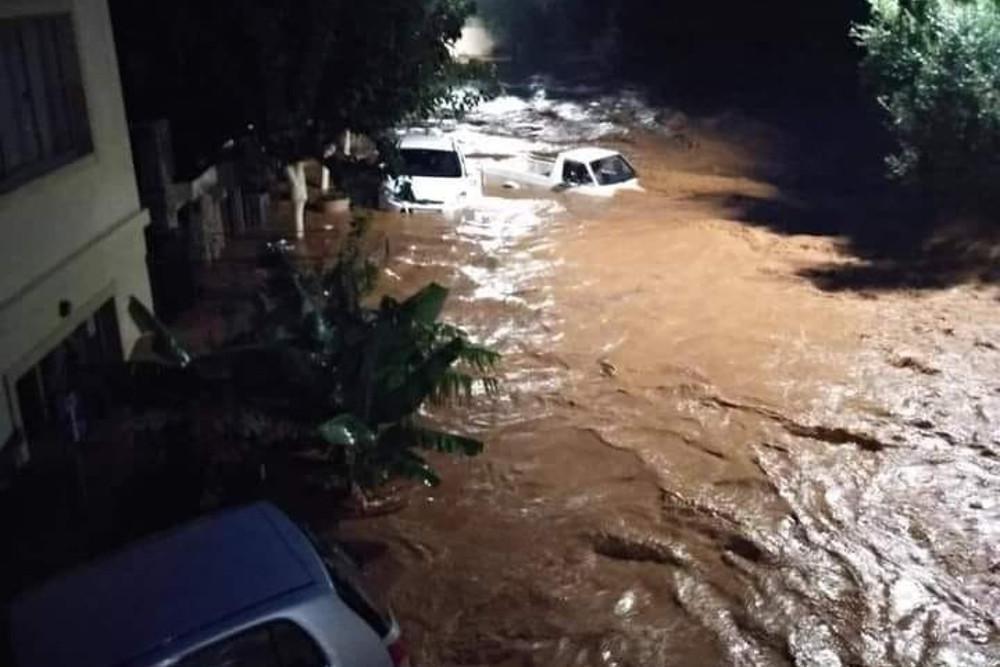 Κακοκαιρία: Κινδυνεύουν άνθρωποι στη Χερσόνησο - Μεγάλες οι καταστροφές