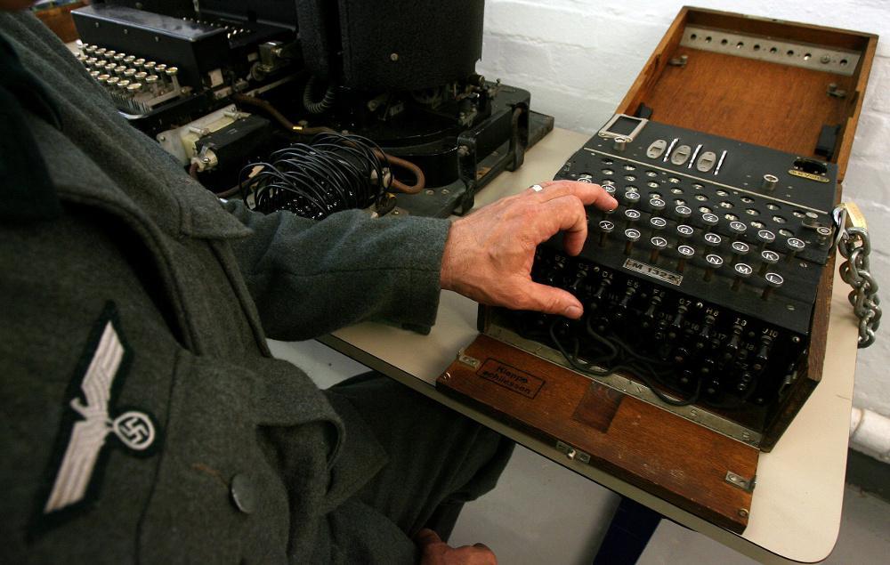 Γερμανία: Δύτες εντόπισαν μια σπάνια μηχανή κρυπτογράφησης Enigma του Β΄Π.Π.
