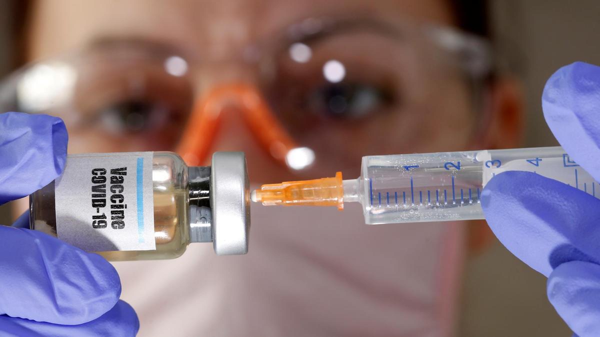 Παραλλαγή Όμικρον: Δεν την πιάνουν τα «παραδοσιακά» εμβόλια