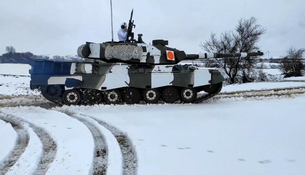 Εντυπωσιακές εικόνες από την εκπαίδευση του Δ΄ Σώματος Στρατού στο χιόνι