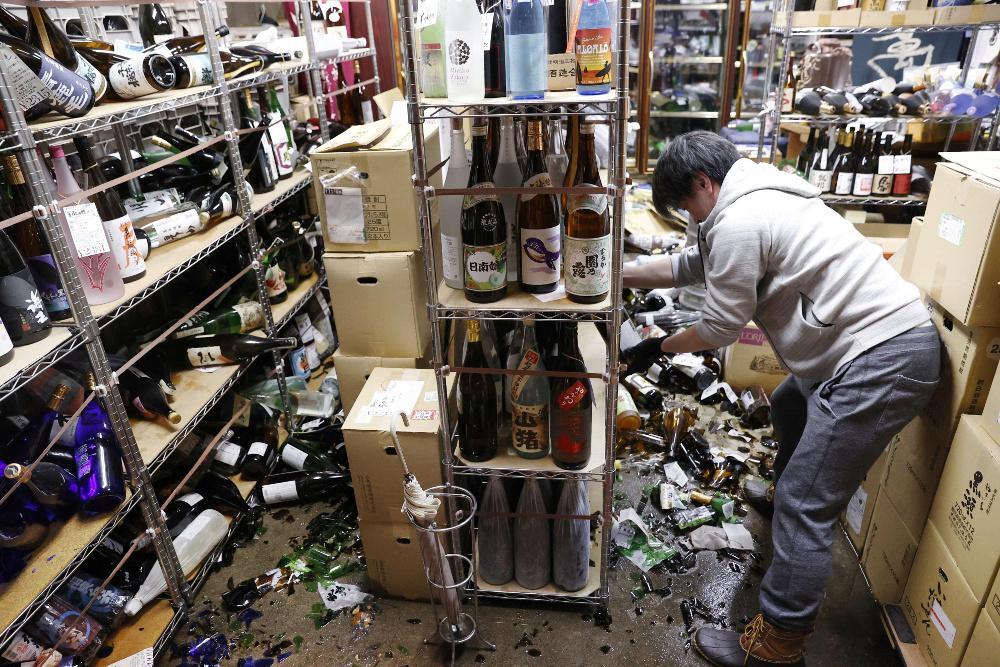 Σεισμός - Φουκουσίμα: Τραυματισμοί και διακοπές ρεύματος από τα 7,1 Ρίχτερ