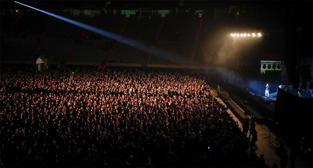 Συναυλία - πείραμα στη Βαρκελώνη: 5.000 θεατές με μάσκες και αρνητικό τεστ κορωνοϊού, αλλά χωρίς αποστάσεις [εικόνες & βίντεο]