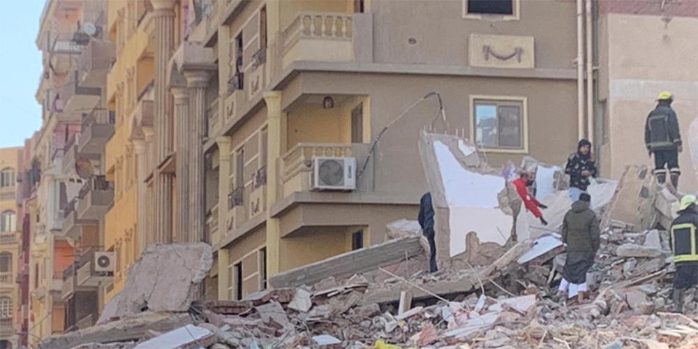 Αίγυπτος: Ένταλμα σύλληψης για τον ιδιοκτήτη του δεκαώροφου κτιρίου που κατέρρευσε