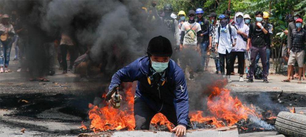 Πραξικόπημα στη Μιανμάρ: Διεθνής κατακραυγή για την αιματηρή καταστολή των διαδηλώσεων