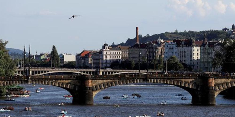 «Κατασκοπευτικό θρίλερ» στην Τσεχία: Απελαύνει 18 Ρώσους διπλωμάτες