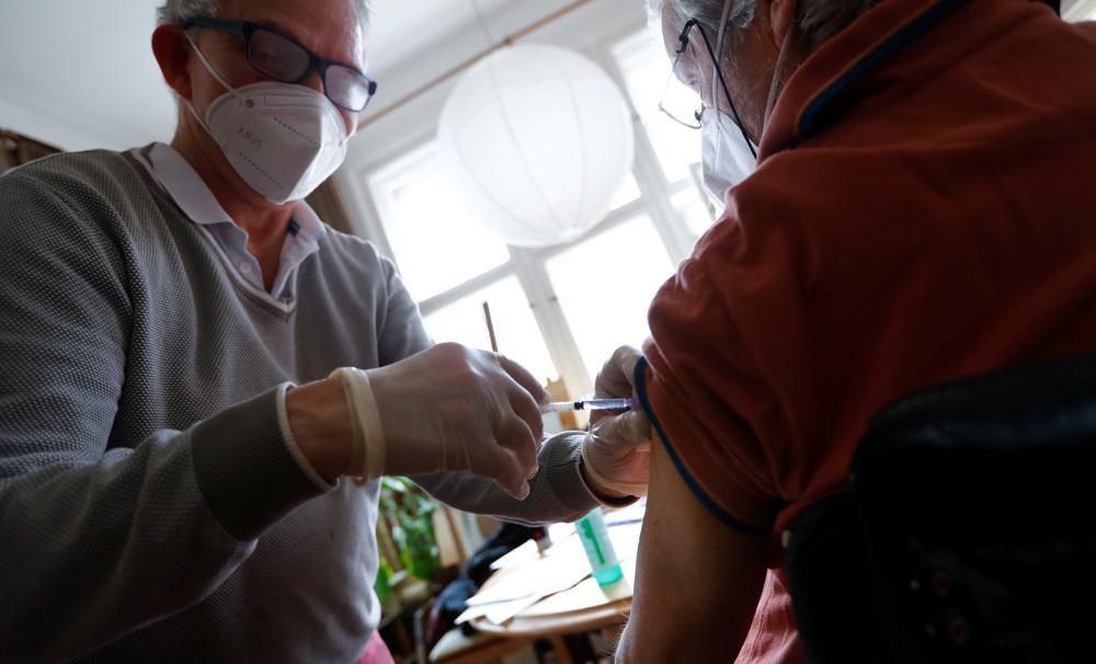 Θεμιστοκλέους: Εντός του Ιουνίου θα αρχίσει ο εμβολιασμός κατ' οίκον