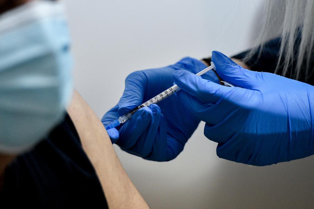 Όμικρον εμβόλια Γερμανία Ιταλία εμβολιασμός