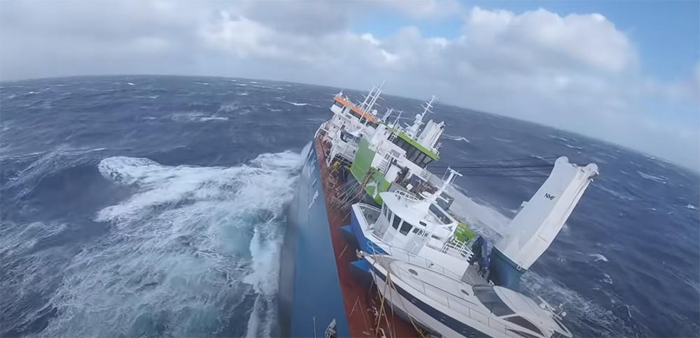Γαλλία: Οι αρχές σταμάτησαν ρώσικο πλοίο