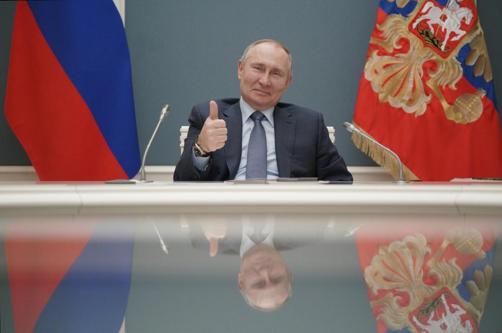 Πούτιν: Υπέγραψε τον νόμο που του δίνει δικαίωμα για άλλες 2 θητείες