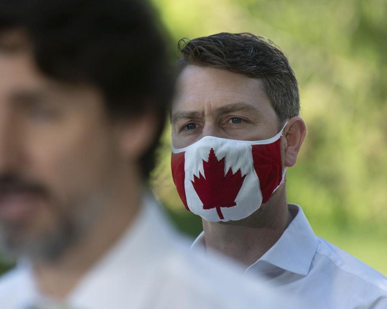 Καναδάς: Βουλευτής πιάστηκε να ουρεί σε τηλεδιάσκεψη του κοινοβουλίου!