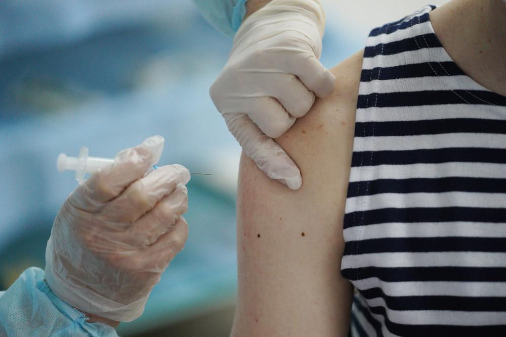 Κορονοϊός: Τέλος J&J και AstraZeneca στην τρίτη δόση του εμβολίου - Ποιοι θα κάνουν mRΝA
