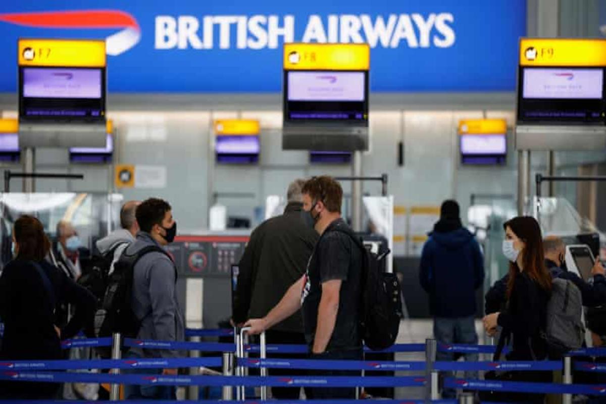 Βρετανία: Ο επικεφαλής του αεροδρόμιου Χίθροου επιμένει να μπει και η Ελλάδα στην «πράσινη λίστα»