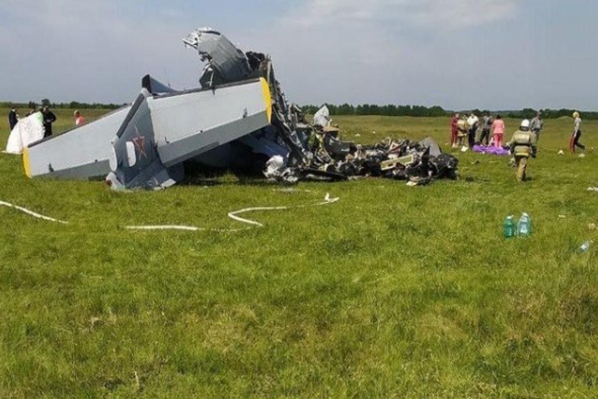 Τραγωδία στη Ρωσία: Εννέα άνθρωποι νεκροί και αρκετοί τραυματίες – Συνετρίβη δικινητήριο αεροπλάνο [βίντεο]
