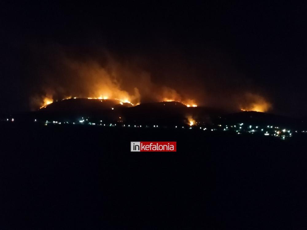 Φωτιά στην Κεφαλονιά: Εφιαλτική η νύχτα που πέρασε – Εκκενώθηκαν χωριά