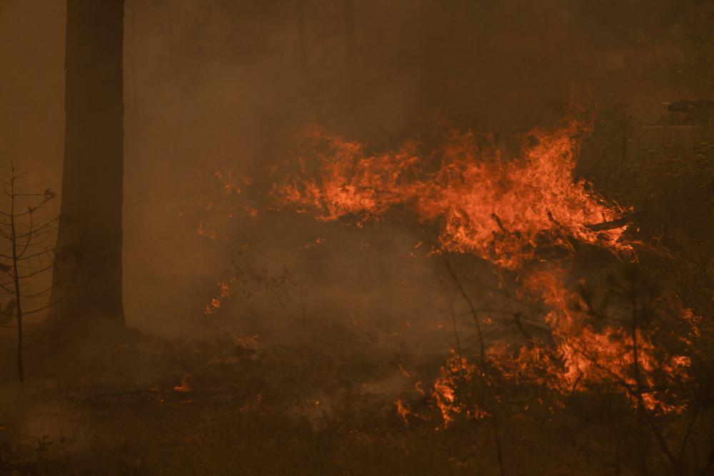 Ισπανία: Πυρκαγιά κατακαίει φυσικό πάρκο στην Καταλονία