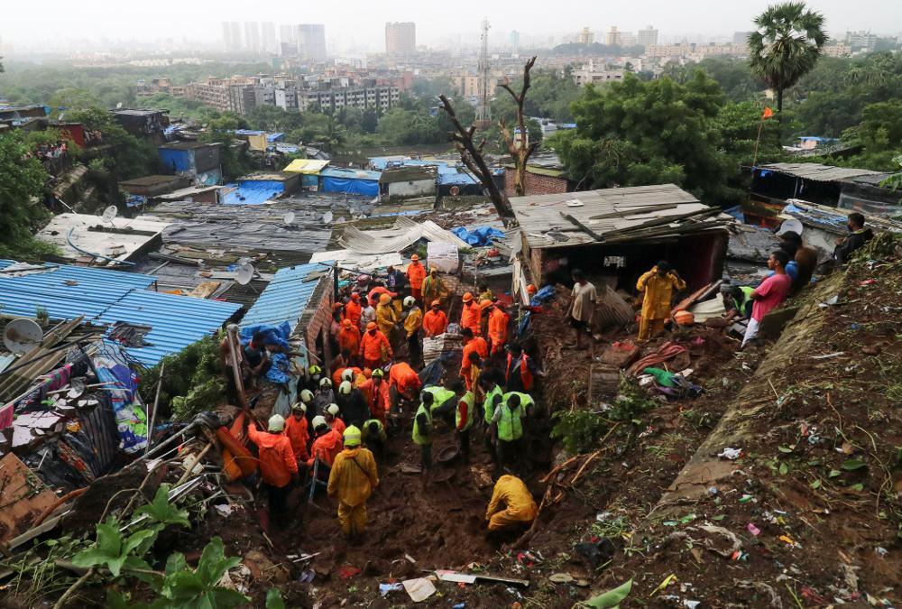 Ινδία: Τουλάχιστον 30 νεκροί από κατολισθήσεις στο Μουμπάι