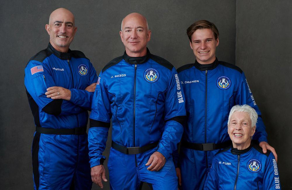 Δείτε live: Ο Τζεφ Μπέζος εκτοξεύεται στο Διάστημα