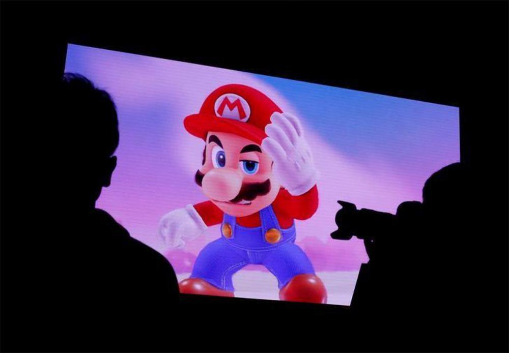 Σάλος με ιερέα: Ξόδεψε 44.000 από δωρεές σε βιντεοπαιχνίδια όπως το Candy Crush, το Super Mario και το Pokemon Go