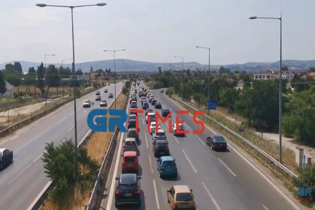 Θεσσαλονίκη: Αδειάζει η Θεσσαλονίκη – Μαζική έξοδος για τις παραλίες της Χαλκιδικής