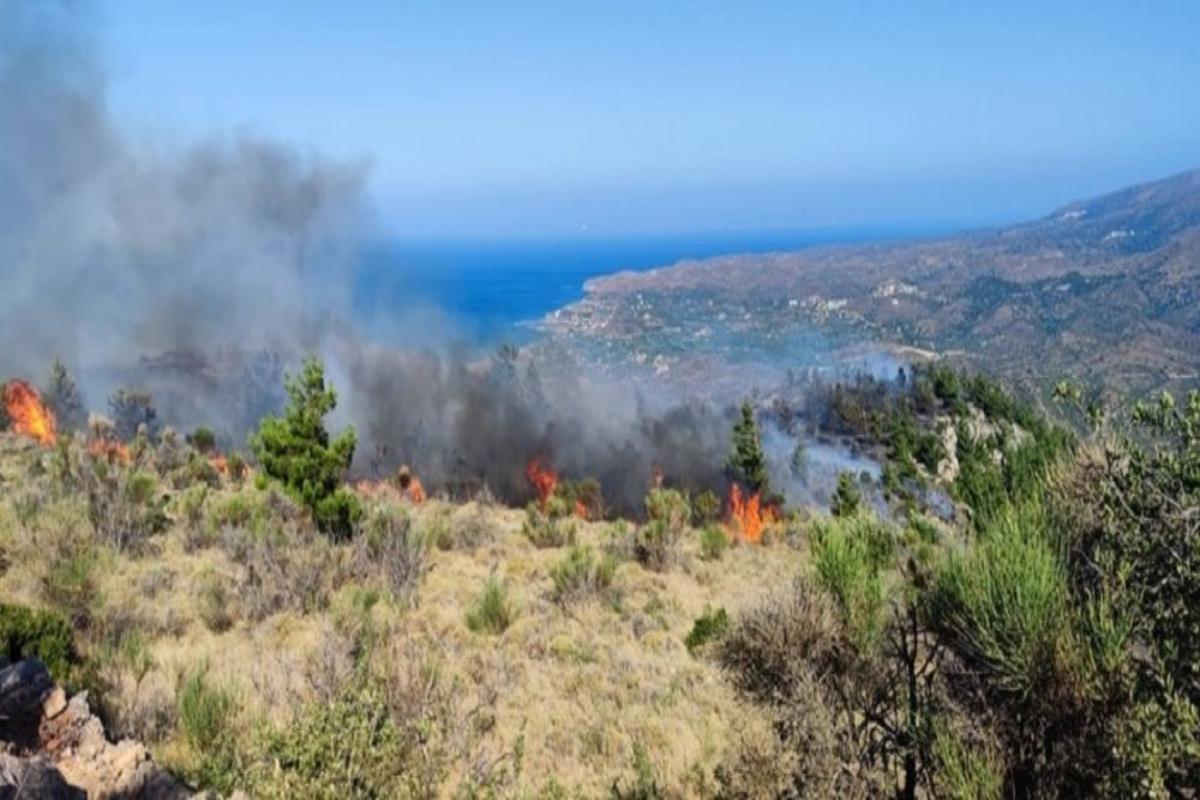 Χίος: Πύρινη κόλαση στο νησί – Εκκενώνεται και δεύτερος οικισμός