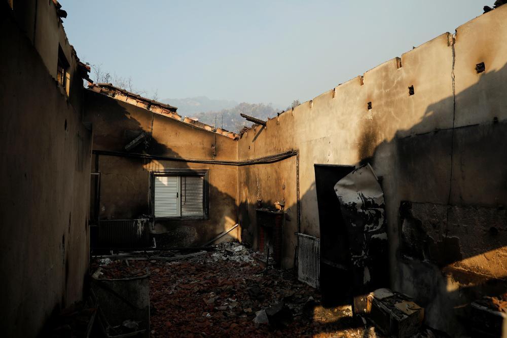 Φωτιά στην Αχαΐα: Συνεχίζεται η μάχη με τις φλόγες – 16 τραυματίες