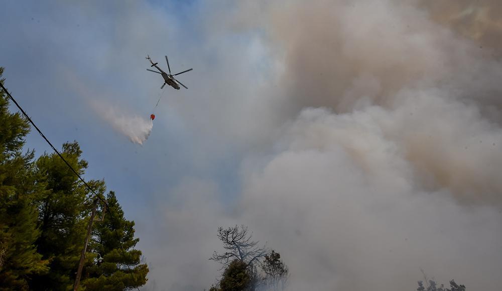 Κρήτη: Μεγάλη φωτιά στο Λασίθι – Σηκώθηκε ελικόπτερο