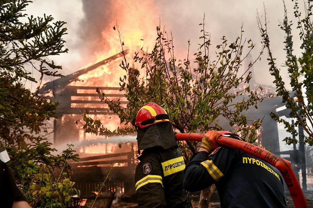 Φωτιά στους Αντιφιλίππους του δήμου Παγγαίου – Στην είσοδο του οικισμού οι φλόγες
