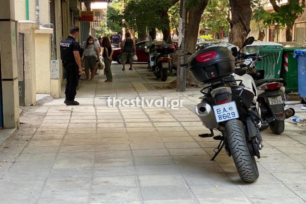 Θεσσαλονίκη: Έσφαξε τη σύντροφό του μέσα στο διαμέρισμά της - ΣΟΚ στο πανελλήνιο με τη νέα γυναικοκτονία