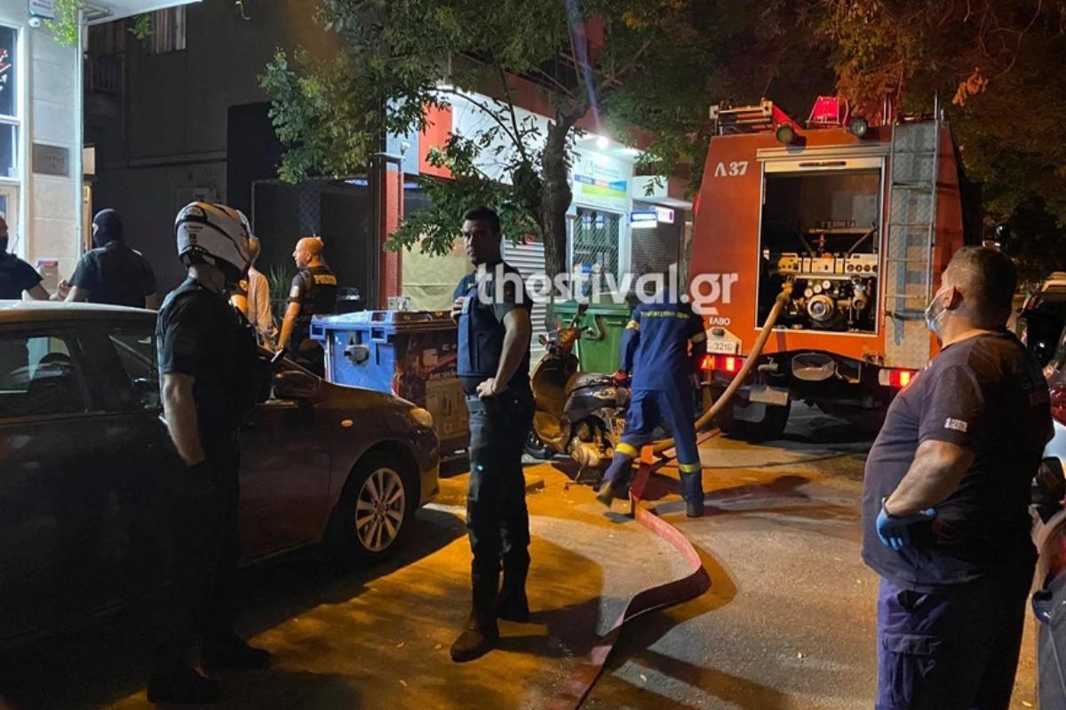 Θεσσαλονίκη: Φωτιά σε διαμέρισμα – Απεγκλωβίστηκαν μία ηλικιωμένη και ο κατάκοιτος σύζυγός της