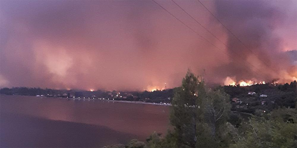 Φωτιά στη Λίμνη Ευβοίας: Μαίνεται το πύρινο μέτωπο