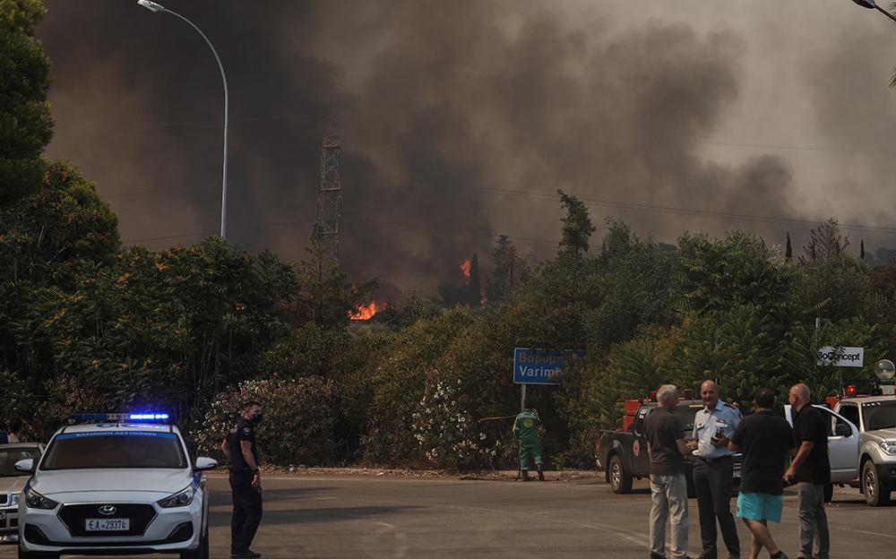 Φωτιά στη Βαρυμπόμπη: «Εκκενώστε προς Θρακομακεδόνες και Αχαρνές» - Νέο μήνυμα από το 112