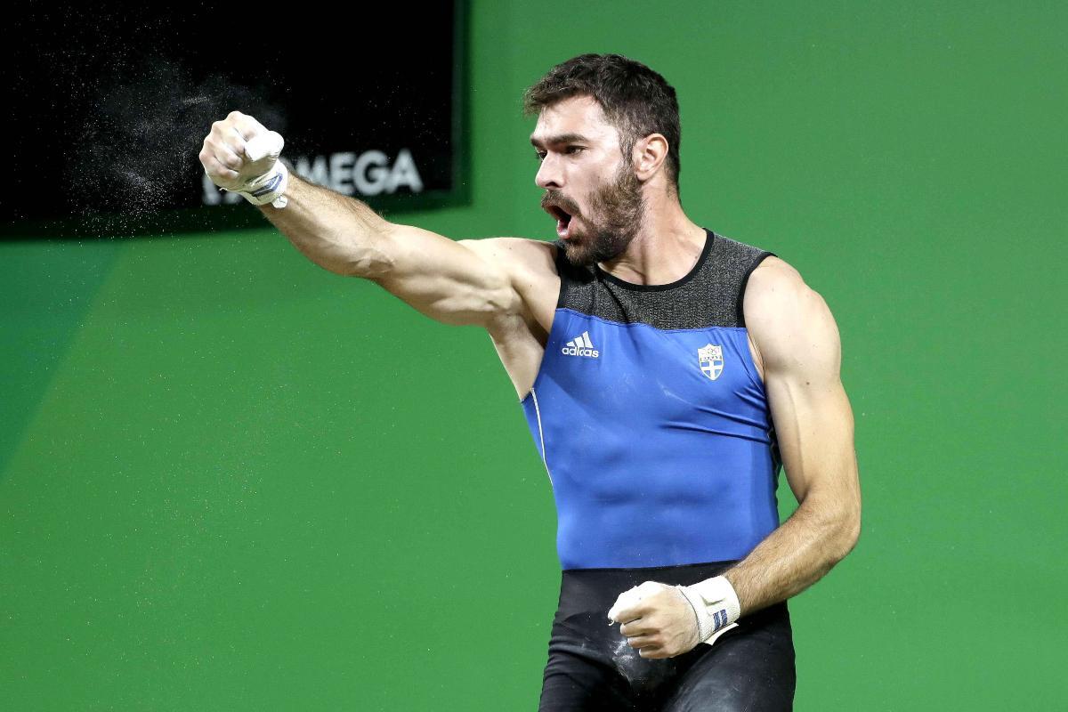 Ολυμπιακοί Αγώνες: Επέστρεψε ο Ιακωβίδης – Θερμή υποδοχή στον αρσιβαρίστα που συγκλόνισε το πανελλήνιο
