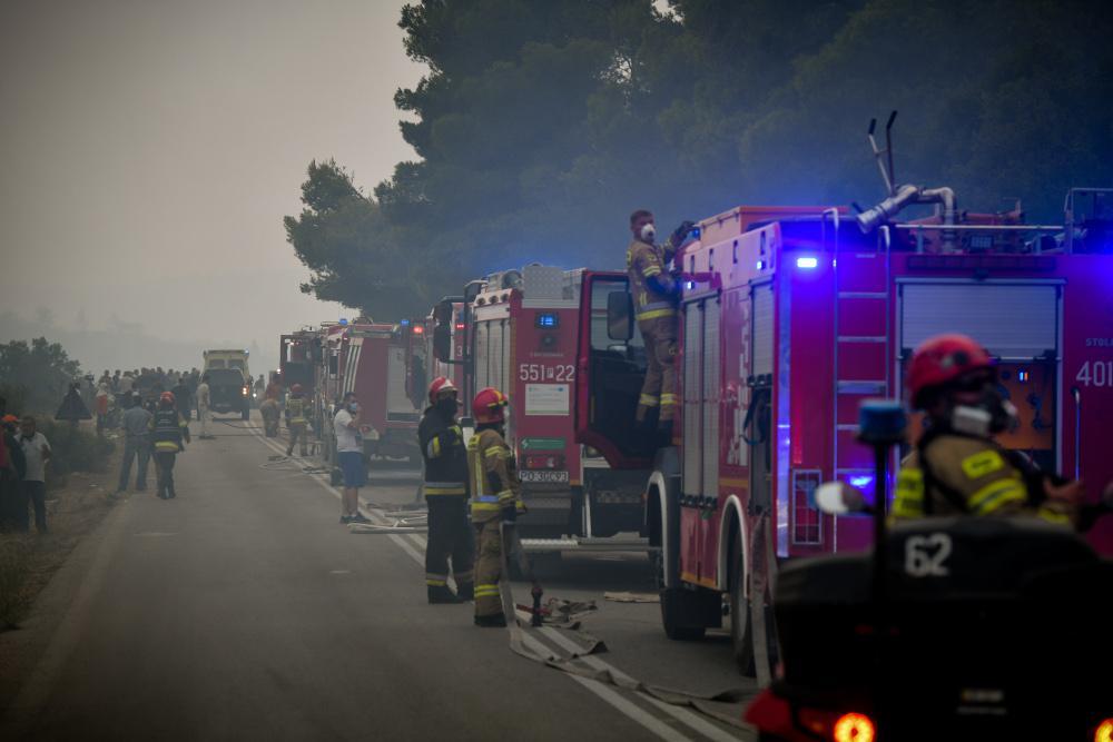 Φωτιά στα Βίλια: Πάνω από 94.000 στρέμματα η καμένη γη - Πολωνοί και Ρουμάνοι στην πρώτη γραμμή φύλαξης στην Δυτική Αττική