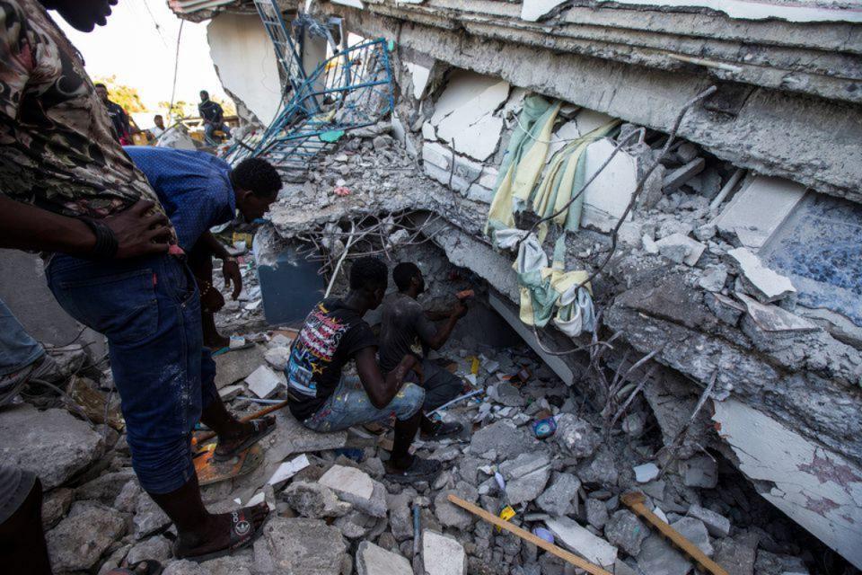 Σεισμός στην Αϊτή: Στους 724 οι νεκροί - Η χώρα μετρά τις πληγές της