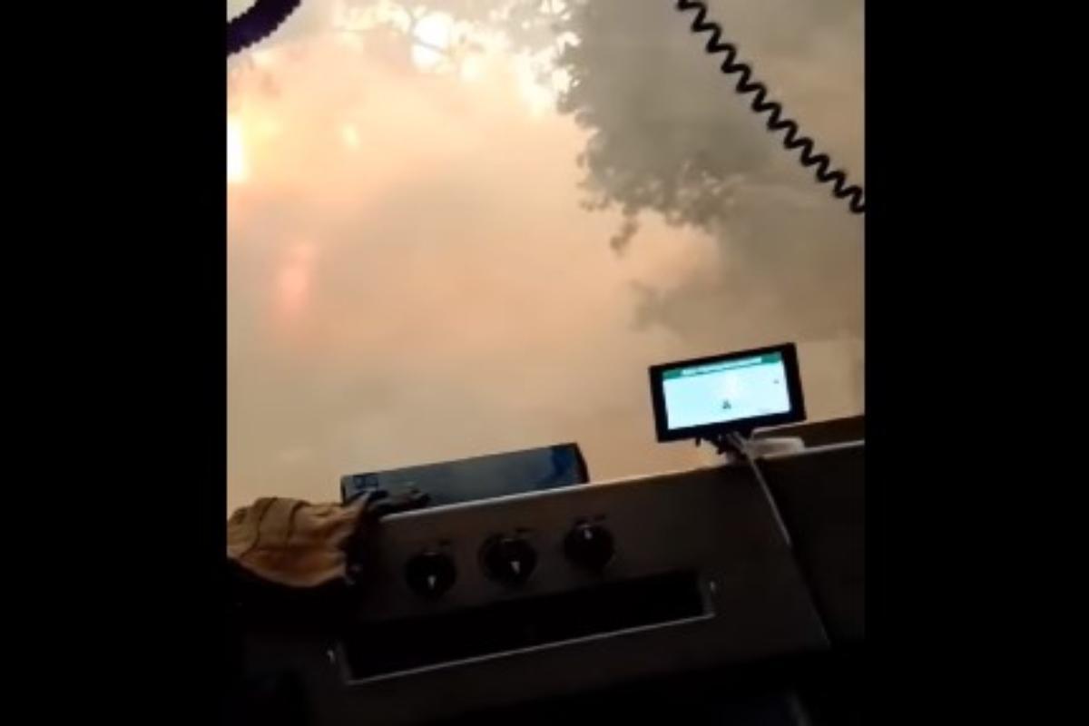 Φωτιά στην Βαρυμπόμπη: Συγκλονιστικό βίντεο μέσα από πυροσβεστικό όχημα – «Πάμε Κώστα, πέρνα, θα μας κλείσει»