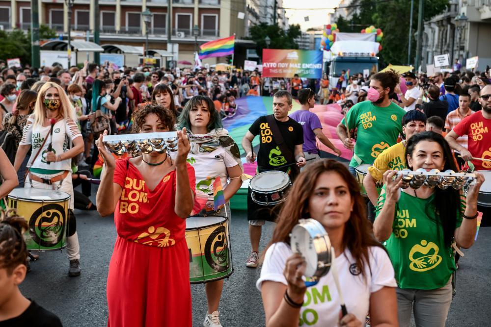 Athens Pride 2021: Σε εξέλιξη η πορεία προς τη Βουλή - Κλειστή η Σταδίου