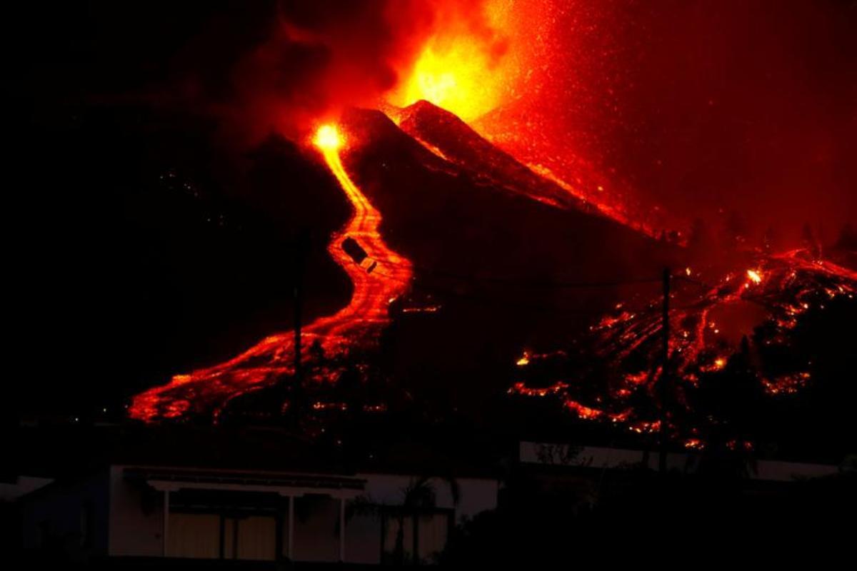Λα Πάλμα: «Βρυχάται» το ηφαίστειο, εκκενώνονται άλλες τρεις πόλεις – Εικόνες που κόβουν την ανάσα [βίντεο]
