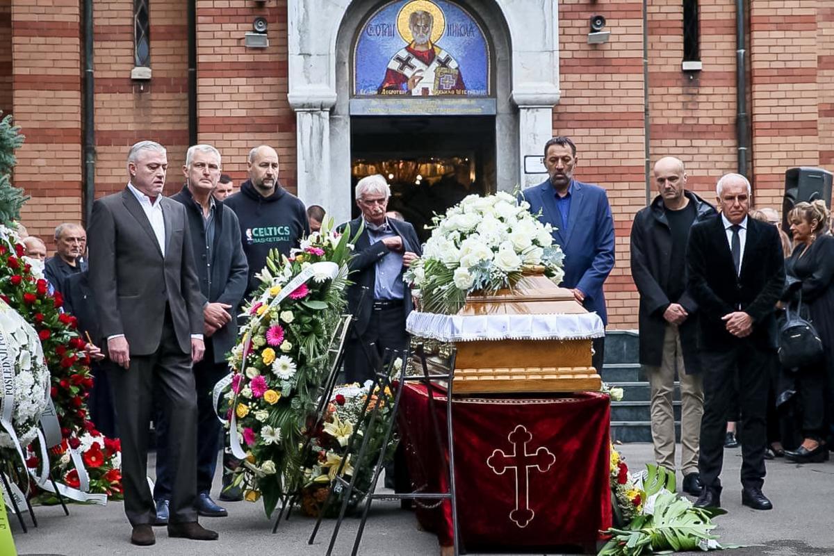 Κηδεία Ίβκοβιτς: Ήταν όλοι εκεί – Τι δήλωσαν Σπανούλης, Γ. Αγγελόπουλος, Ιτούδης και Παπαλουκάς