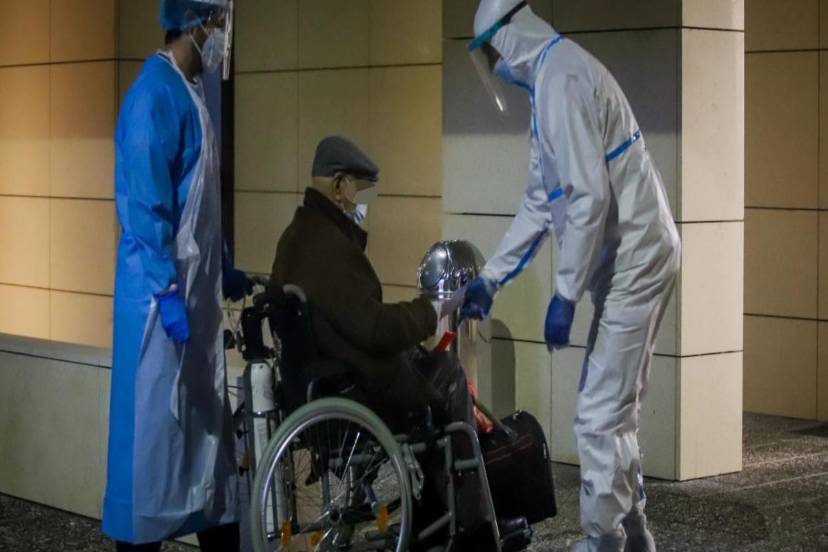 Συναγερμός στη Λαμία: 15 κρούσματα κορονοϊού σε γηροκομείο – Πέθανε μια ηλικιωμένη