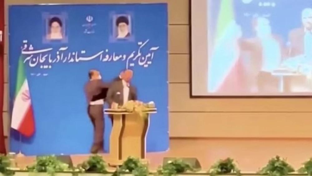 Τρομερό χαστούκι επί σκηνής από Ιρανό πολιτικό σε κυβερνήτη [βίντεο]