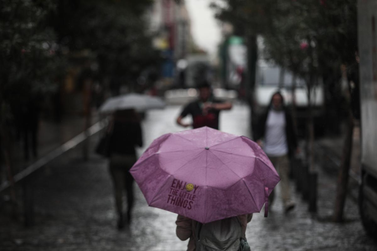 Καιρός: Βροχές και καταιγίδες στα νοτιανατολικά της χώρας – Πότε θα χτυπήσει η κακοκαιρία στην Αττική