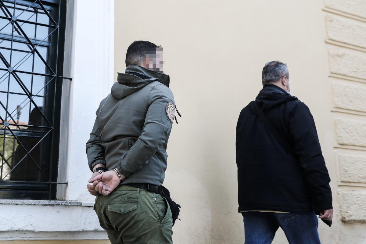 Νέο Ηράκλειο: Ένοχος για τρία πλημμελήματα ο 30χρονος οπαδός της Χρυσής Αυγής