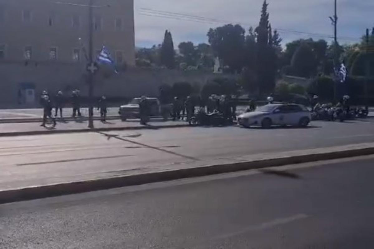 Βουλή: Συναγερμός στον Άγνωστο Στρατιώτη - Πήγε με αγροτικό μπροστά στο μνημείο και επιχείρησε να ανατιναχτεί