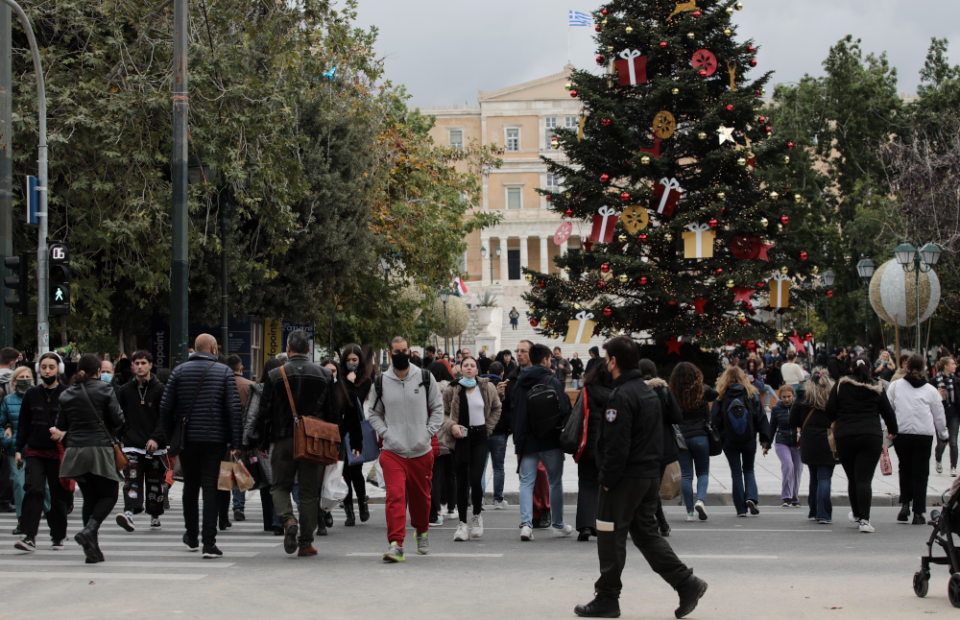 Κορονοϊός – μέτρα: Εν αναμονή των κυβερνητικών ανακοινώσεων – Μάσκες παντού και αναβολή χριστουγεννιάτικων εκδηλώσεων το πρώτο «πακέτο»