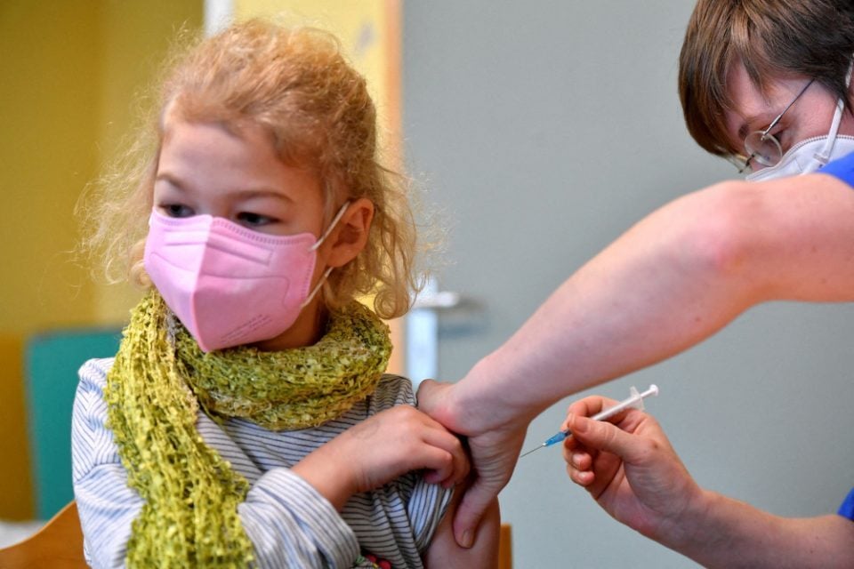 εμβόλια παιδιά Εμβολιασμός παιδιών
