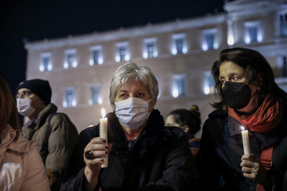 Αθήνα: Μεγάλη συγκέντρωση κατά των γυναικοκτονιών στο Σύνταγμα